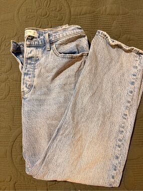 Abercrombie and Fitch The Dad Jeans size 28s
